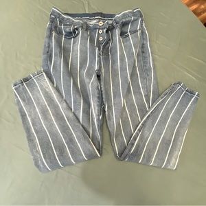 Rue 21 blue striped button fly jeans. Sz 10